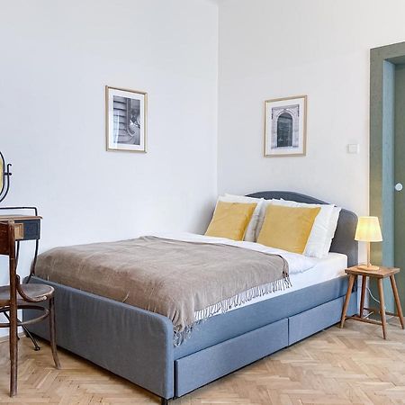 Turnkey I Vintage Terrace Apartment Prague Exterior photo